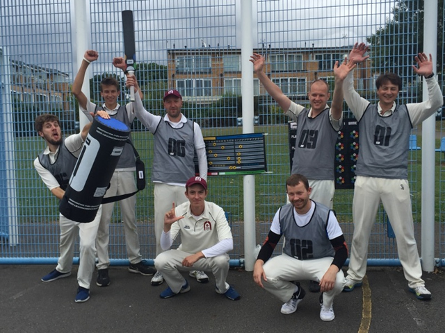Warsaw Hussars Visits Surrey to Play Cage Cricket